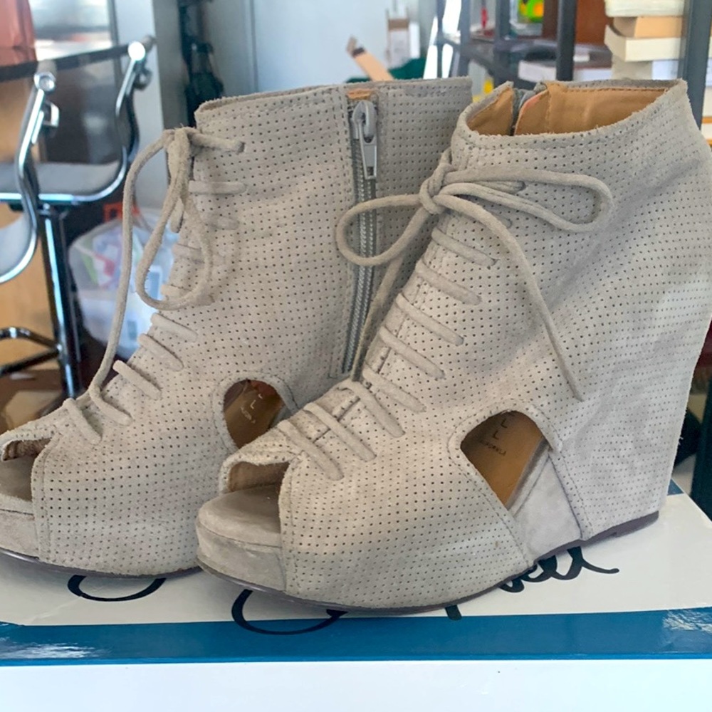 Jeffrey Campbell, Size 8.5 wedges. Handmade Leather.